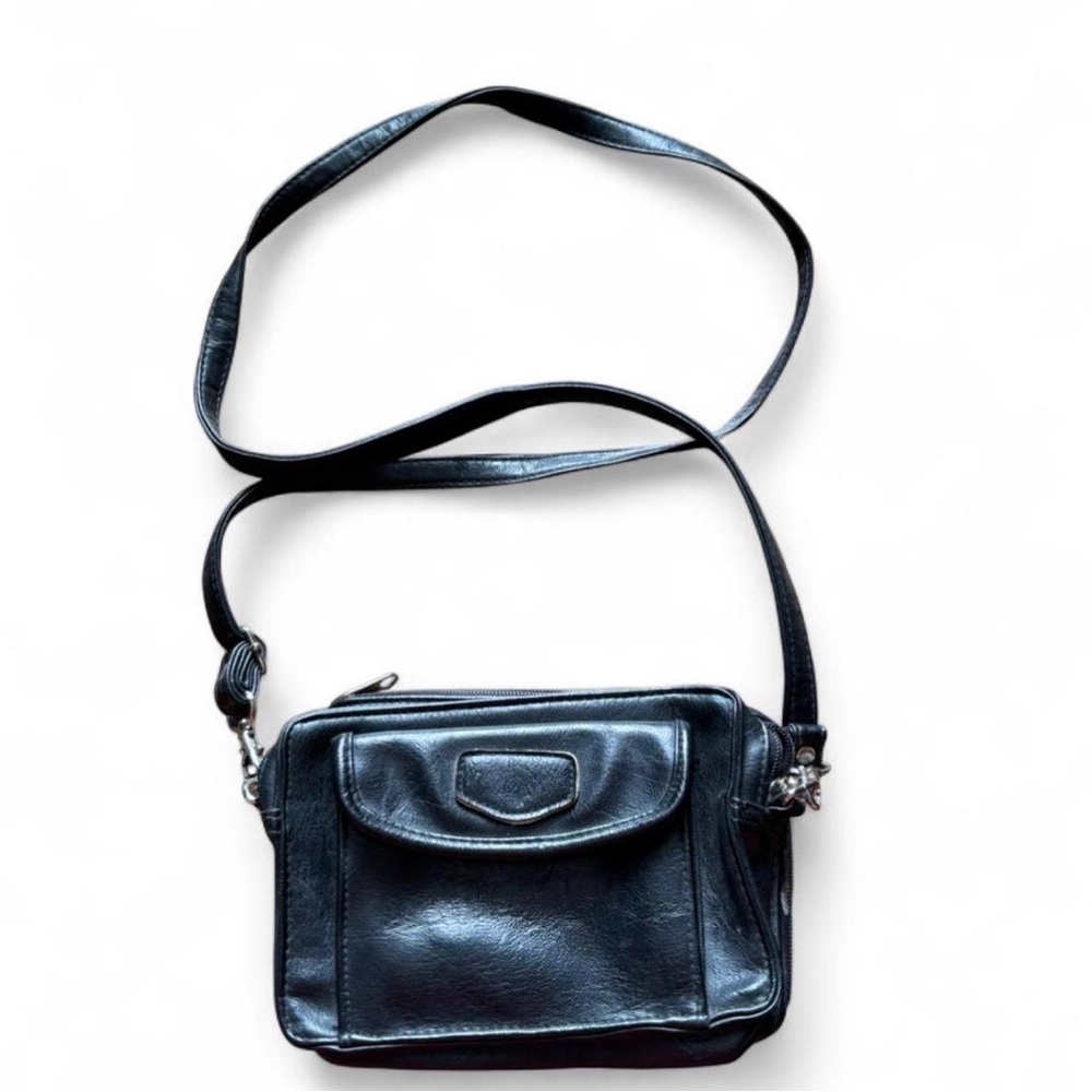 Vintage black leather crossbody bag 🖤